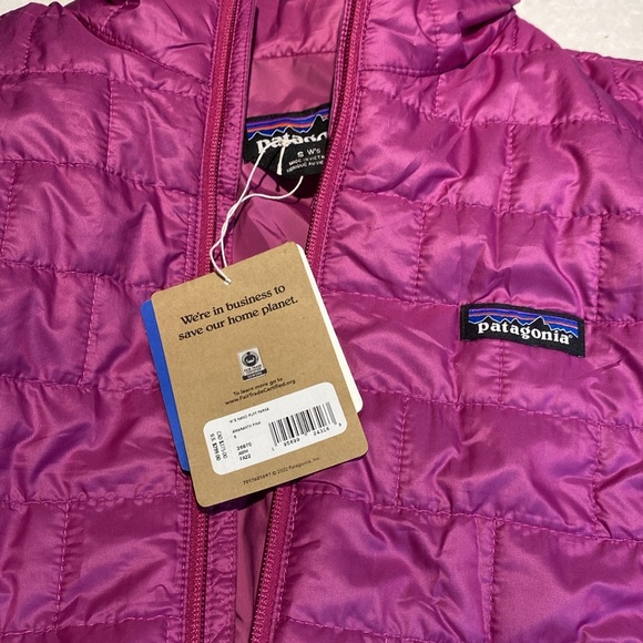 New W’s Patagonia nano puff parka size S Amaranth with tags ⭐️⭐️⭐️⭐️ - Picture 7 of 17